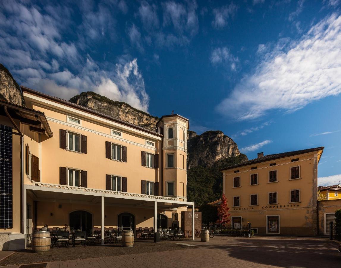 Albergo Caffe Centrale Mezzocorona Extérieur photo