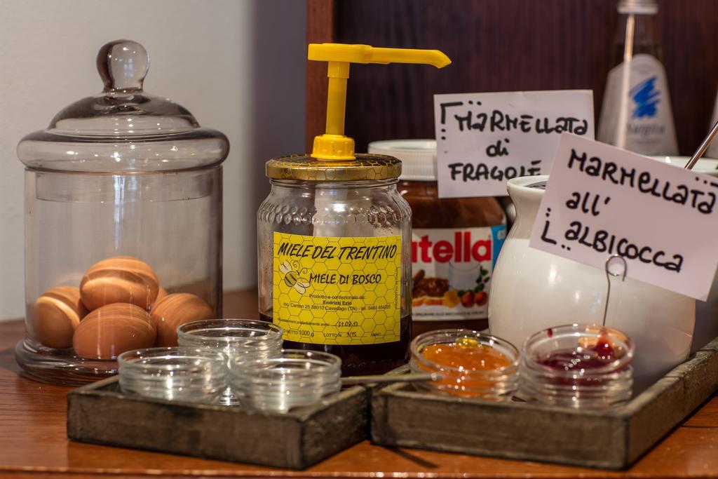 Albergo Caffe Centrale Mezzocorona Extérieur photo