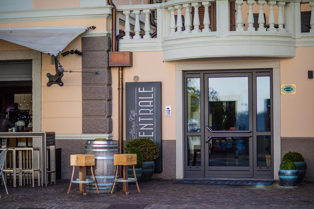 Albergo Caffe Centrale Mezzocorona Extérieur photo
