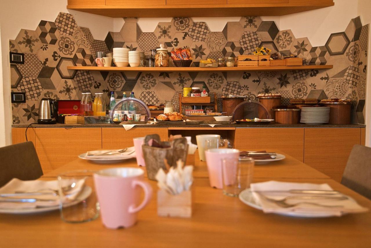 Albergo Caffe Centrale Mezzocorona Extérieur photo